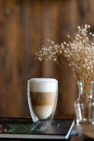 VIALLI  DESIGN 2 szklanki ALESSIA termiczne kawy latte herbaty soków napojów 350 ml