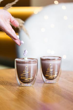 VIALLI DESIGN AMO zestaw 2 szklanki termiczne do kawy herbaty deserwów z podwójna ścianką świąteczne 220 ml 