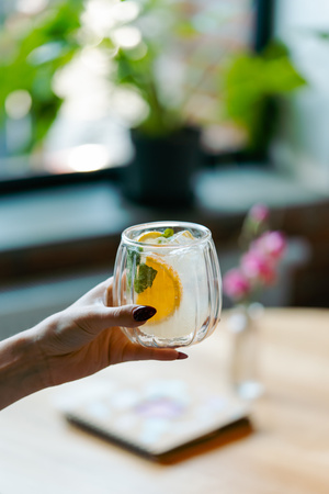VIALLI DESIGN TULIP 2 szklanki kubki termiczne z podwójnymi ściankamido kawy herbaty piwa  250 ml 