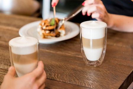 Vialli Design zestaw szklanki termiczne Amo komplet 6 z podwójnymi ściankami do herbaty kawy latte soku wody 350 ml