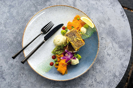 Sztućce Amefa Metropole czarne black zestaw 24 elementy w kasecie drewnianej komplet dla 6 osób nowoczesne gładkie bez wzoru