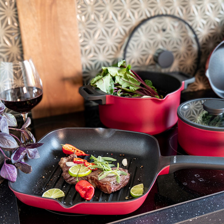 Ambition garnek Noel 20 cm czerwony z powłoką nieprzywierającą non stick z pokrywą na gaz indukcję 2,6 l