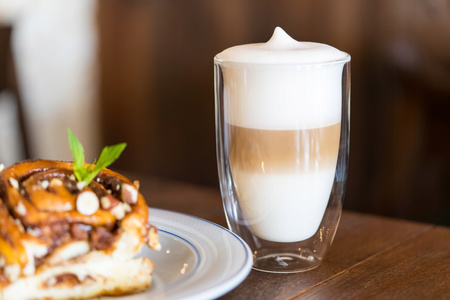 Vialli Design zestaw szklanki termiczne Amo komplet 6 z podwójnymi ściankami do herbaty kawy latte soku wody 350 ml