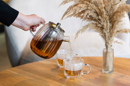 Vialli Design dzbanek zaparzacz do herbaty ziół Tulip 1 litr szklany z sitkiem  imbryk ryflowany 1000 ml