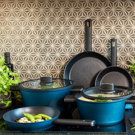 Ambition garnek Azzurro 24 cm z powłoką nieprzywierającą na indukcję gaz z pokrywką 4 l