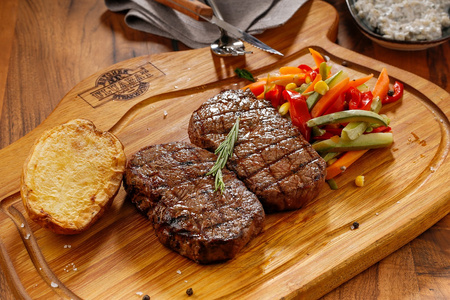 AMEFA sztućce model 7000 widelec do pizzy steków schabowego 1 sztuka nierdzewny czarna rączka 
