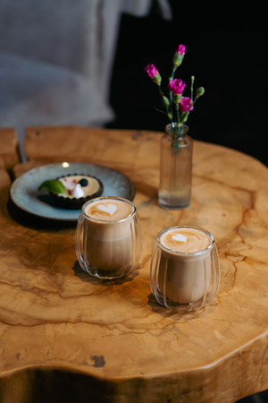 VIALLI DESIGN TULIP 2 szklanki kubki termiczne z podwójnymi ściankamido kawy herbaty piwa  250 ml 