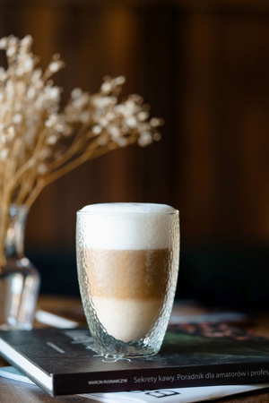 VIALLI  DESIGN 2 szklanki ALESSIA termiczne kawy latte herbaty soków napojów 350 ml