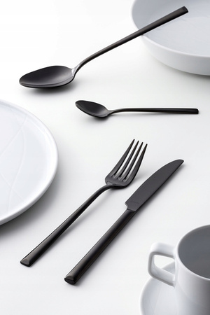 Sztućce Amefa Metropole czarne black zestaw 24 elementy w kasecie drewnianej komplet dla 6 osób nowoczesne gładkie bez wzoru