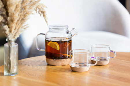 Zestaw dzbanek 800 ml i 2 filiżanki 250 ml z korkowymi podstawkami Vilagio  29347